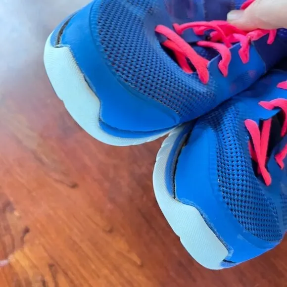 NIKE Flex Girl's Hyper Cobalt Run Running Shoes/Sneakers - Size 6Y
