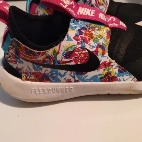 Nike Flexrunner Shoes Child Size 9 Toddler Slip On Pink Blue