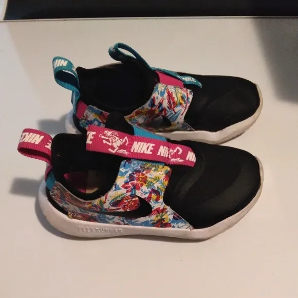 Nike Flexrunner Shoes Child Size 9 Toddler Slip On Pink Blue