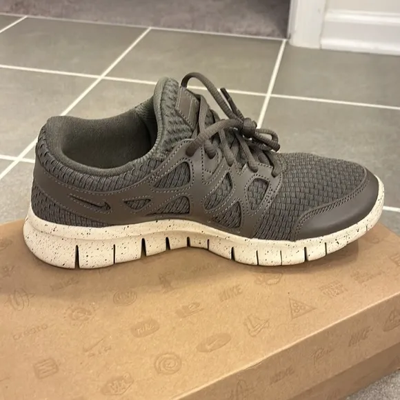 Nike Free Run ( 2) Wvn Ltr NRG shoes sneakers 553280 220 Mens Size 6.5 Womens 8