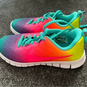 Nike Free Run 5.0 Ombré Neon Rainbow Gradient YOUTH Size 1.5