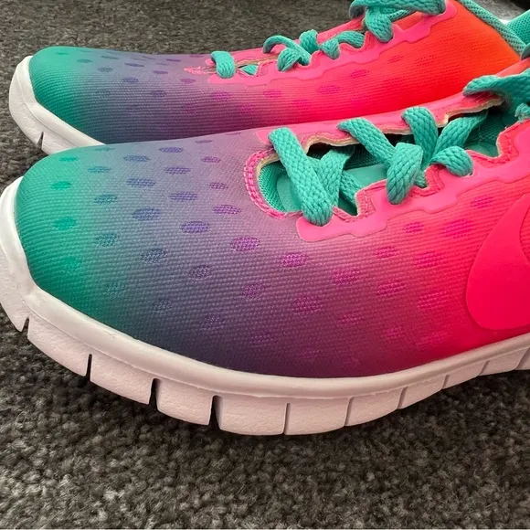 Nike Free Run 5.0 Ombré Neon Rainbow Gradient YOUTH Size 1.5