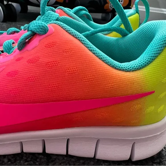 Nike Free Run 5.0 Ombré Neon Rainbow Gradient YOUTH Size 1.5