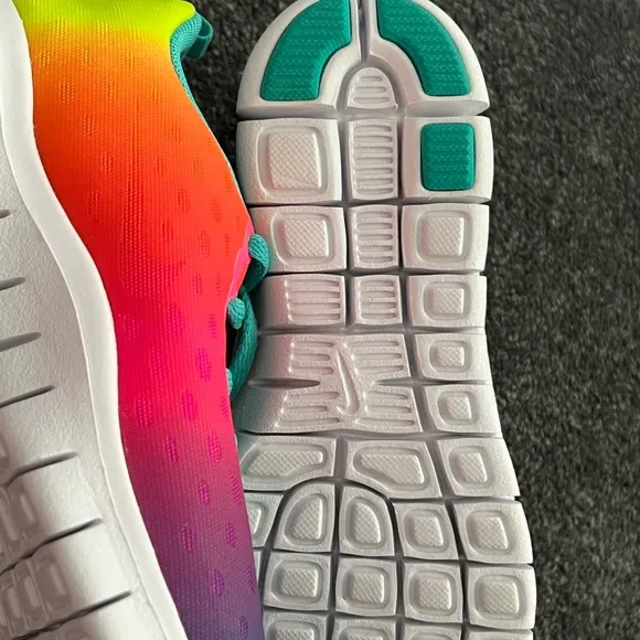 Nike Free Run 5.0 Ombré Neon Rainbow Gradient YOUTH Size 1.5