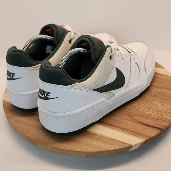 NIKE FULL FORCE LOW CASUAL SNEAKERS MENS SIZE 10 WHITE / DARK GREEN