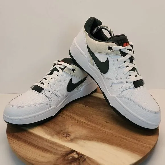 NIKE FULL FORCE LOW CASUAL SNEAKERS MENS SIZE 10 WHITE / DARK GREEN