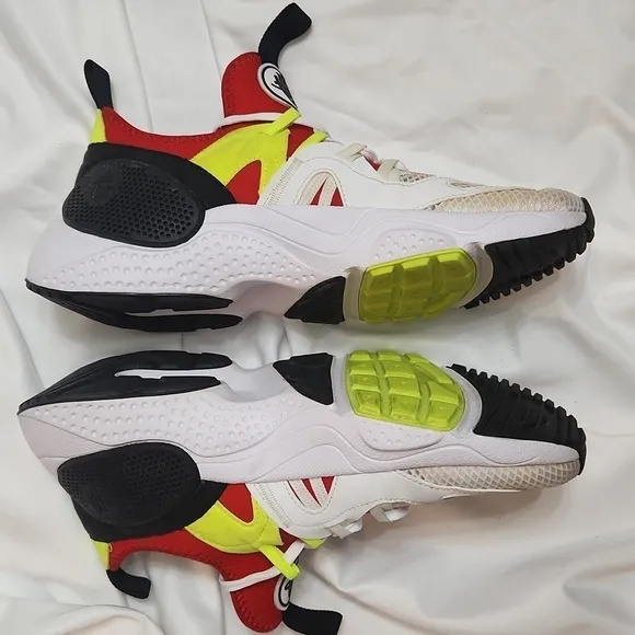 Nike Huarache E.D.G.E TXT White Black Red Volt Athelic sneakers (m size 8)