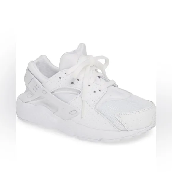 Nike Huarache RunBig Kids' sneakers Size 5 Y . Runs small.