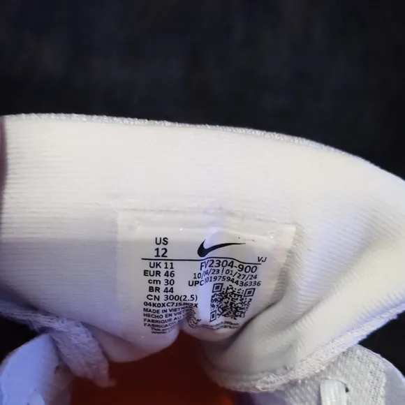 Nike Invincible Run 3 Sneakers