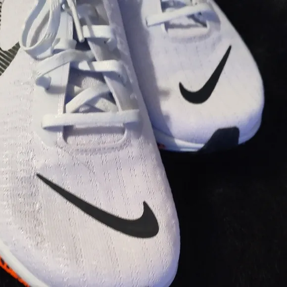Nike Invincible Run 3 Sneakers