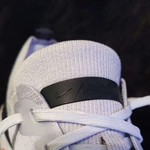 Nike Invincible Run 3 Sneakers