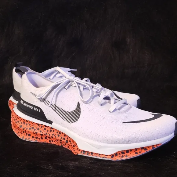 Nike Invincible Run 3 Sneakers