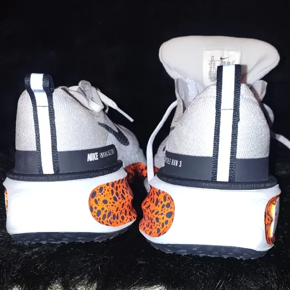 Nike Invincible Run 3 Sneakers