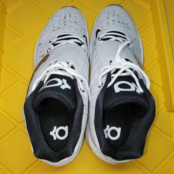 Nike KD 14 TB White/Black Size 16.5 Kevin Durant Basketball Shoe Big and Tall