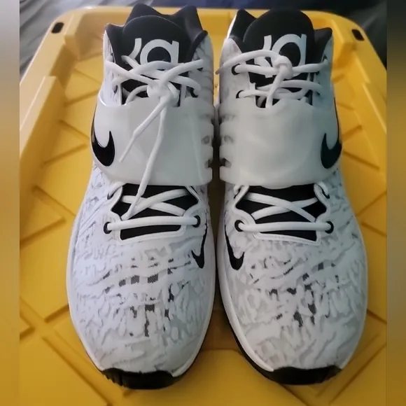 Nike KD 14 TB White/Black Size 16.5 Kevin Durant Basketball Shoe Big and Tall