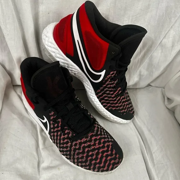 Nike KD Trey 5 VIII Mens Size 8 Black Red White Basketball Shoes Sneakers Sporty