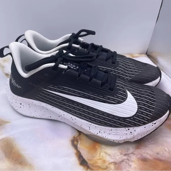 NIKE kids air zoom speed 2 workout running sneakers Size 4.5Y
