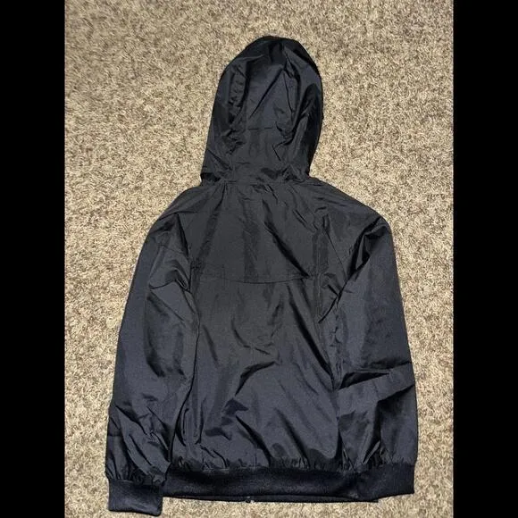 Nike Kids (Boy’s) Sportswear Light Weight Water Repellant Windbreaker Jacket