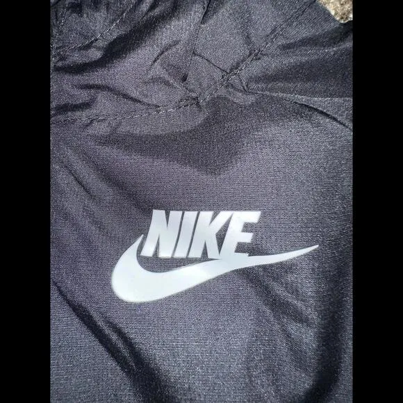 Nike Kids (Boy’s) Sportswear Light Weight Water Repellant Windbreaker Jacket