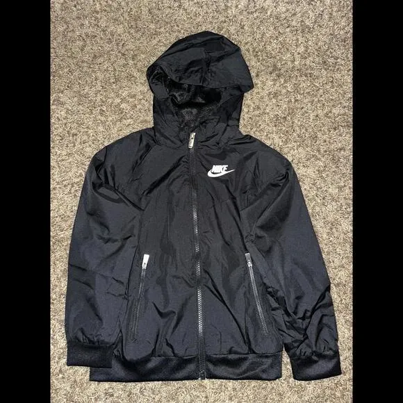 Nike Kids (Boy’s) Sportswear Light Weight Water Repellant Windbreaker Jacket
