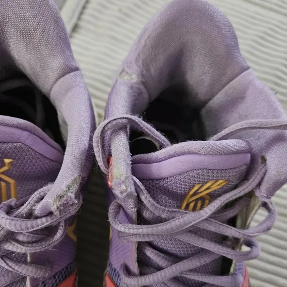 Nike Kyrie 7 Daughters Purple and Pink Basketball Shoes Size 7