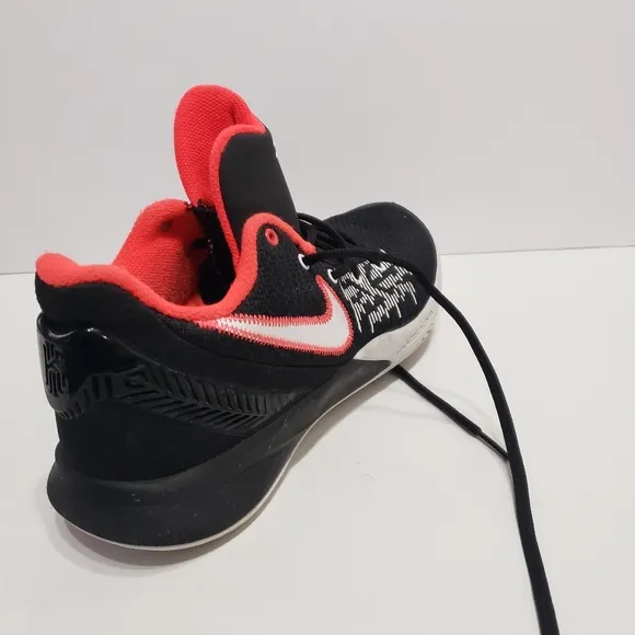 Nike Kyrie Flytrap Men's Basketball Shoes Sneakers 9