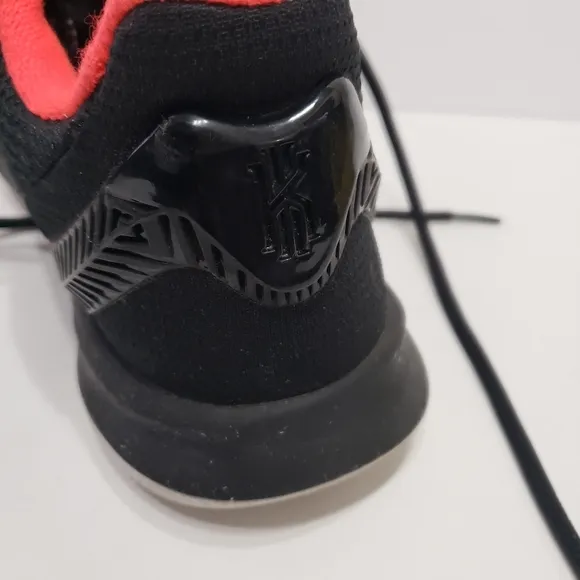 Nike Kyrie Flytrap Men's Basketball Shoes Sneakers 9