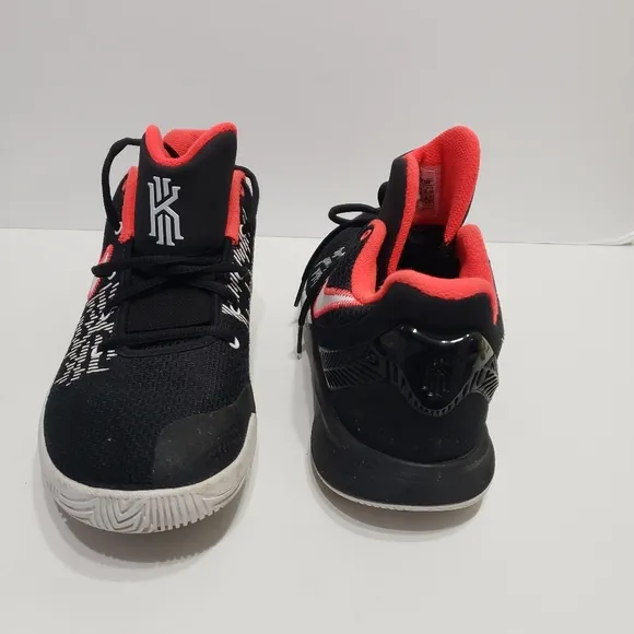 Nike Kyrie Flytrap Men's Basketball Shoes Sneakers 9