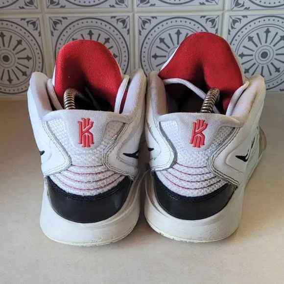 Nike Kyrie Infinity White Black Red Basketball Shoes Men's 8.5