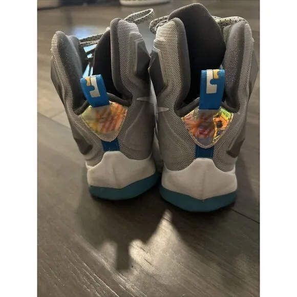 Nike‎ LeBron 13 Hologram Size 9.5