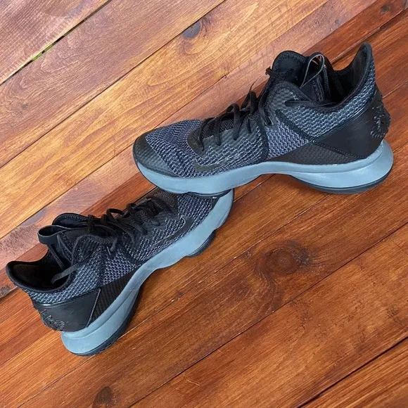 Nike Lebron Witness IV Shoes Men‎ 8.5 Black Basketball Sneakers BV7427-003