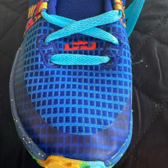 Nike LeBron Witness