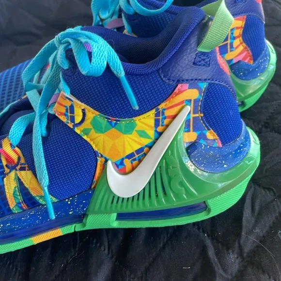 Nike LeBron Witness