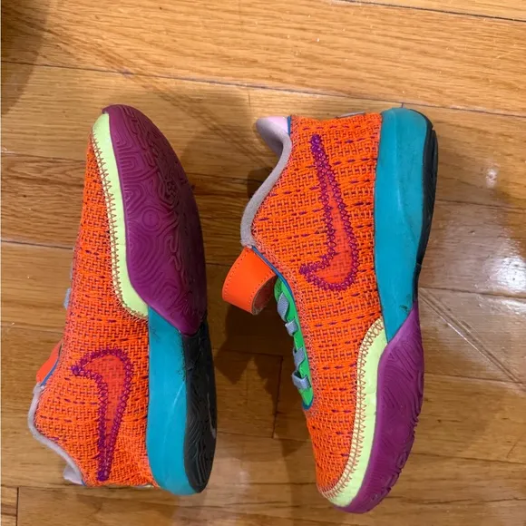 Nike LeBron XX 20 PS Chosen- Vibrant Orange Kids Shoes size 1 youth $60