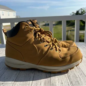 Nike Manoa Wheat Tan Leather Boots Water Resistant 454350-700  Sz 11.5 FLAW*