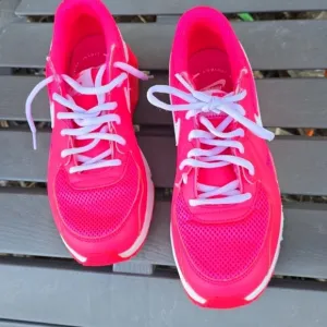 Nike Max Sport Sz 7.5