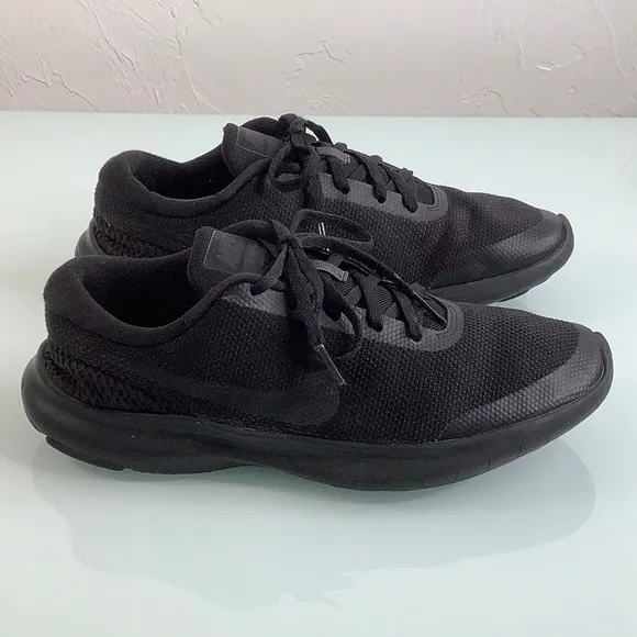 Nike Men Flex Experience RN 7 Black on black Running Training sneakers size 10