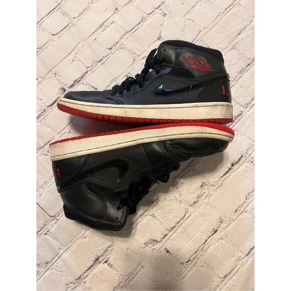 Nike Men's 8 Jordan 1 Retro Mid Bred Sneakers Black Red White Sporty Streetwear