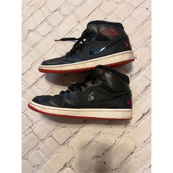Nike Men's 8 Jordan 1 Retro Mid Bred Sneakers Black Red White Sporty Streetwear