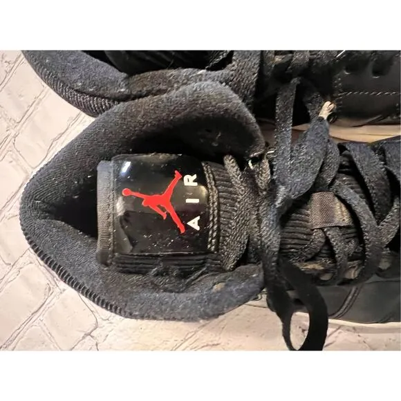 Nike Men's 8 Jordan 1 Retro Mid Bred Sneakers Black Red White Sporty Streetwear