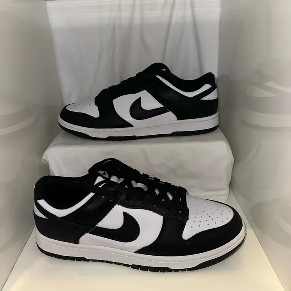 Nike Men's Black and White Sneakers 9.5 Dunk Low Retro