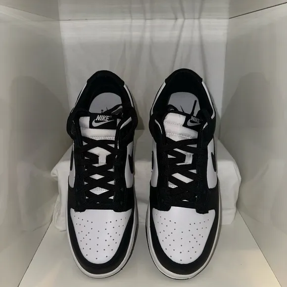 Nike Men's Black and White Sneakers 9.5 Dunk Low Retro
