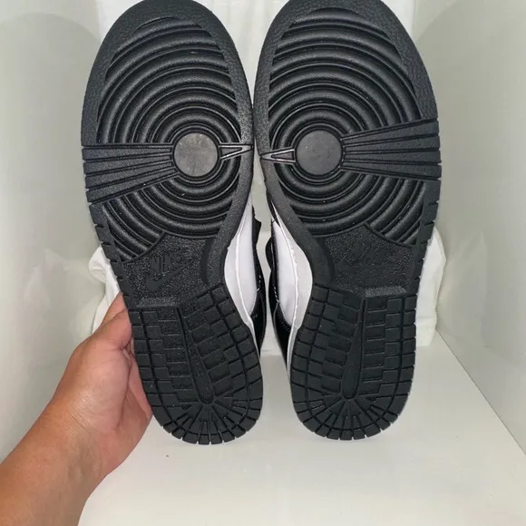 Nike Men's Black and White Sneakers 9.5 Dunk Low Retro
