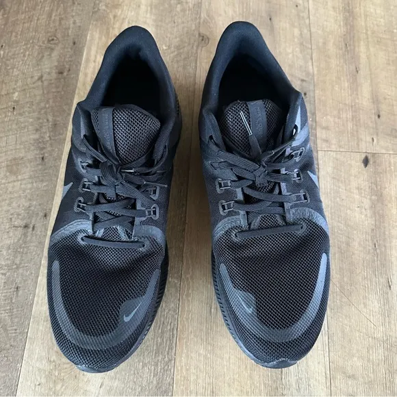 Nike Mens Quest 4 Running Sneakers