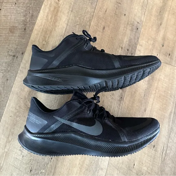Nike Mens Quest 4 Running Sneakers