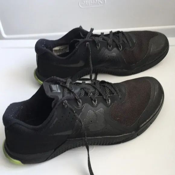 Nike Metcon 2 athletic sneakers