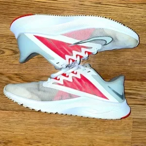 Nike Quest running sneakers. Size 10