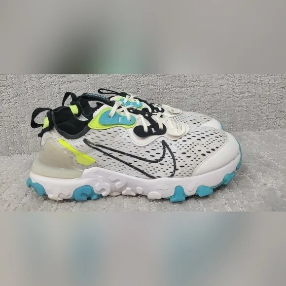 Nike React Vision Worldwide Boy's Size 6Y White Running Sneakers CV8965-100