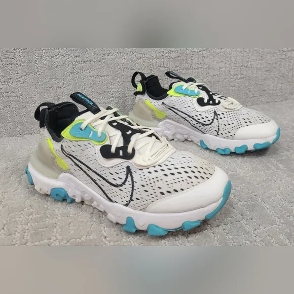 Nike React Vision Worldwide Boy's Size 6Y White Running Sneakers CV8965-100