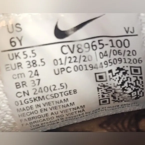 Nike React Vision Worldwide Boy's Size 6Y White Running Sneakers CV8965-100